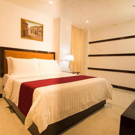 Diamond Hotel And Resto Катарман Екстериор снимка