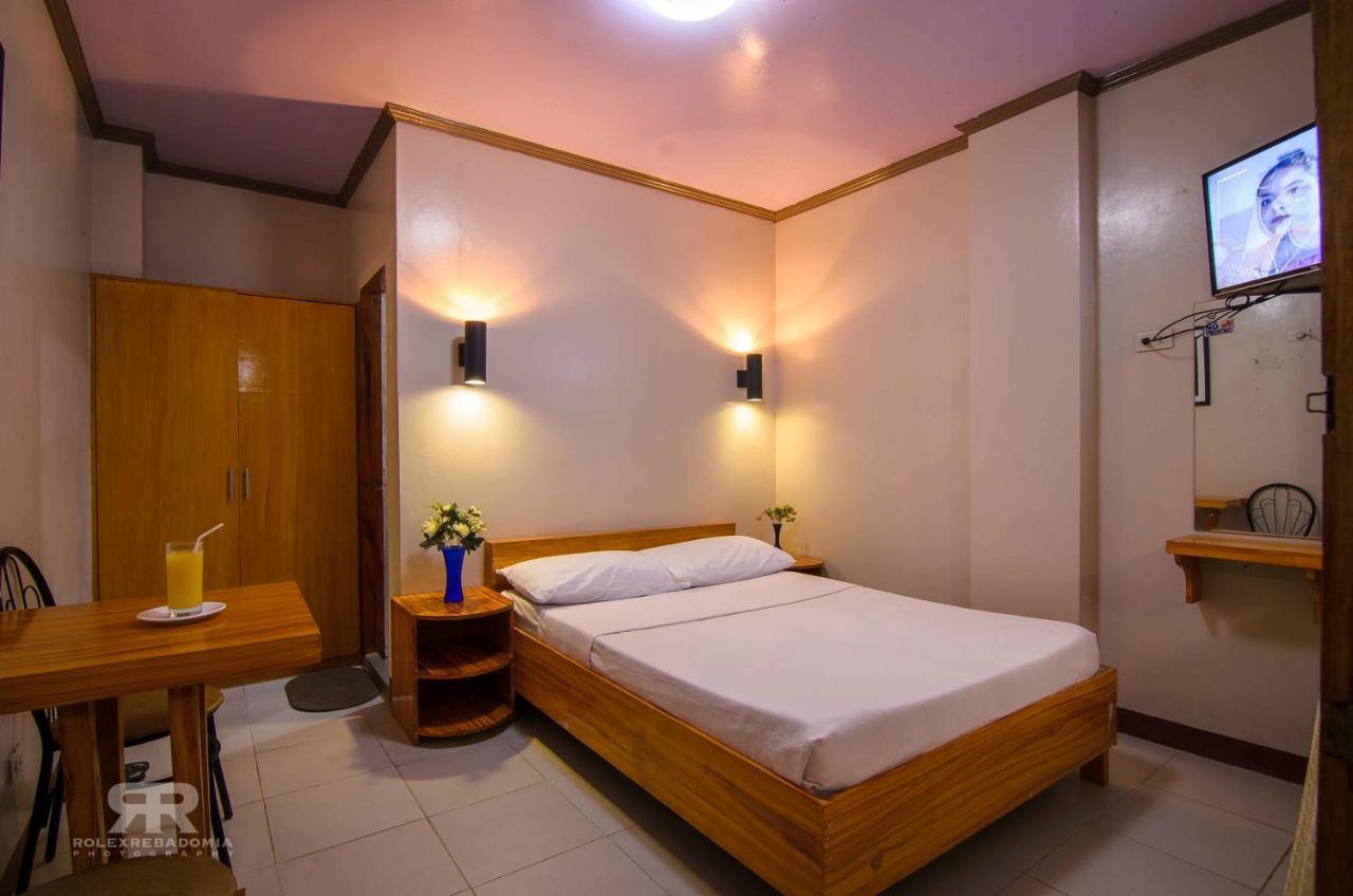 Diamond Hotel And Resto Катарман Екстериор снимка