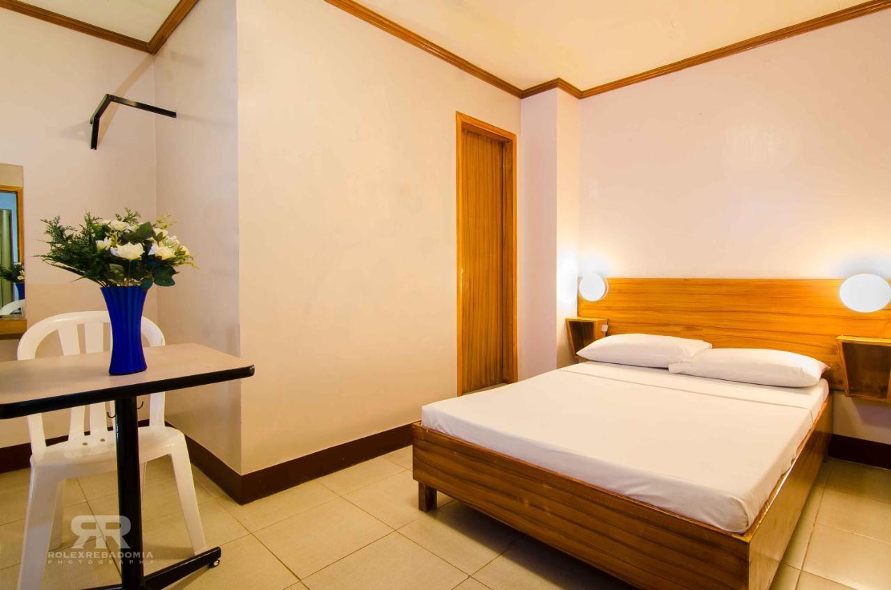 Diamond Hotel And Resto Катарман Екстериор снимка
