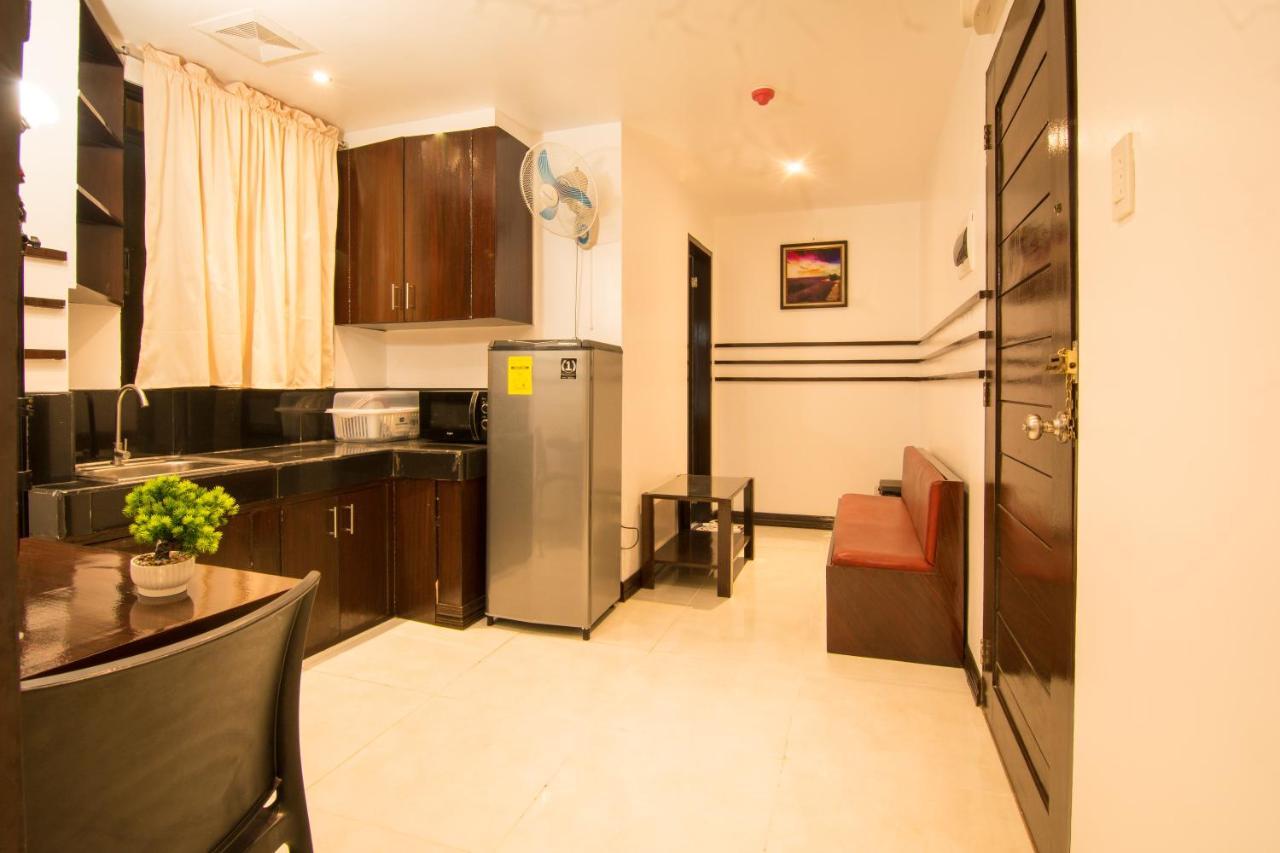 Diamond Hotel And Resto Катарман Екстериор снимка