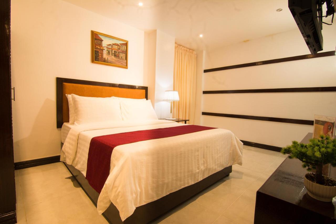 Diamond Hotel And Resto Катарман Екстериор снимка