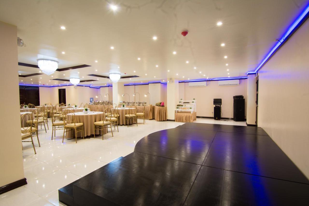Diamond Hotel And Resto Катарман Екстериор снимка