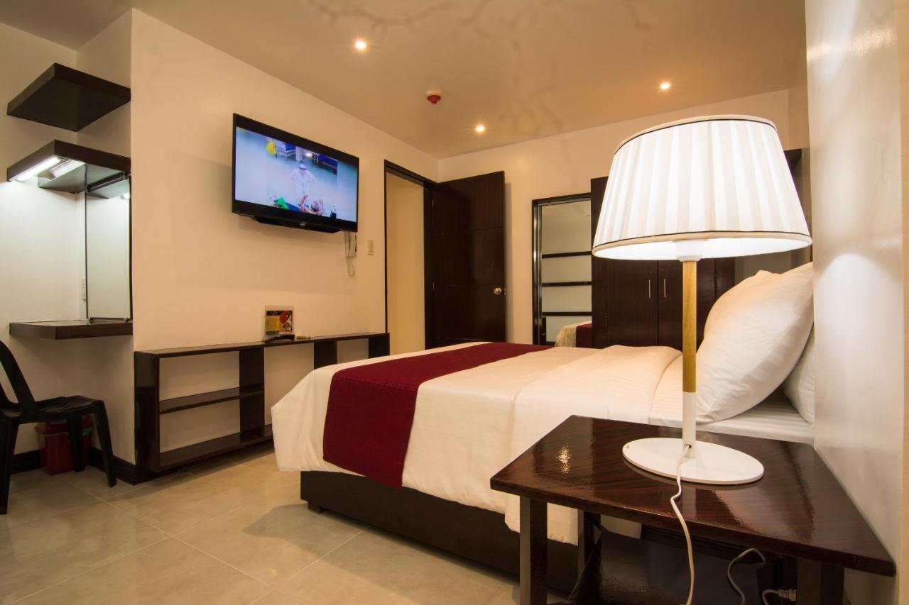 Diamond Hotel And Resto Катарман Екстериор снимка